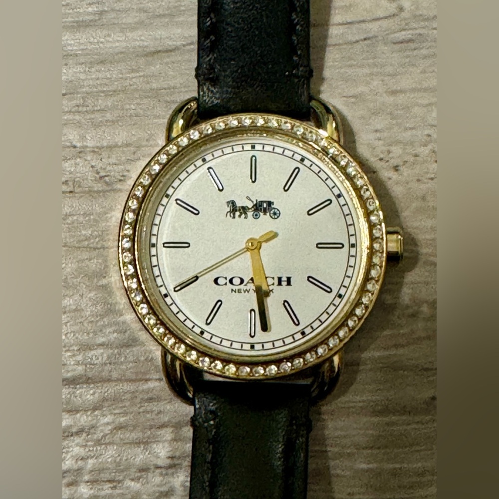 Coach LEX WOMENS Watch WHITE DIAL WITH ION PLATED THIN GOLD BRASS AND CRYSTALS - Picture 5 of 15